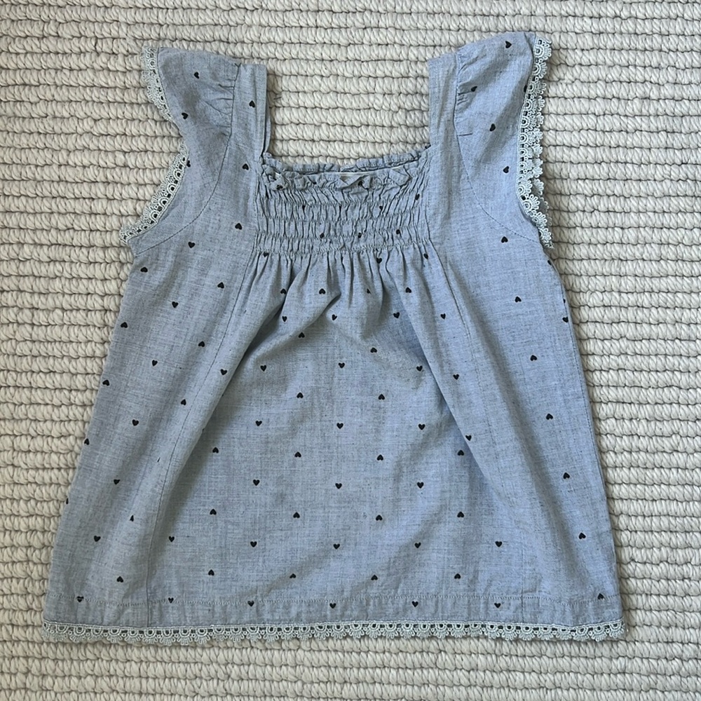 Peek girls gray smocked top with heart print size small (6-7)